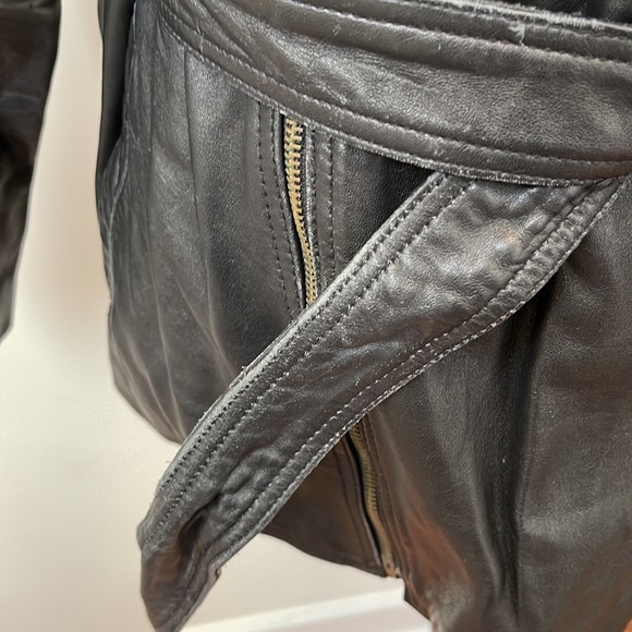 Vintage Belted Leather Jacket - Picture 13 of 16